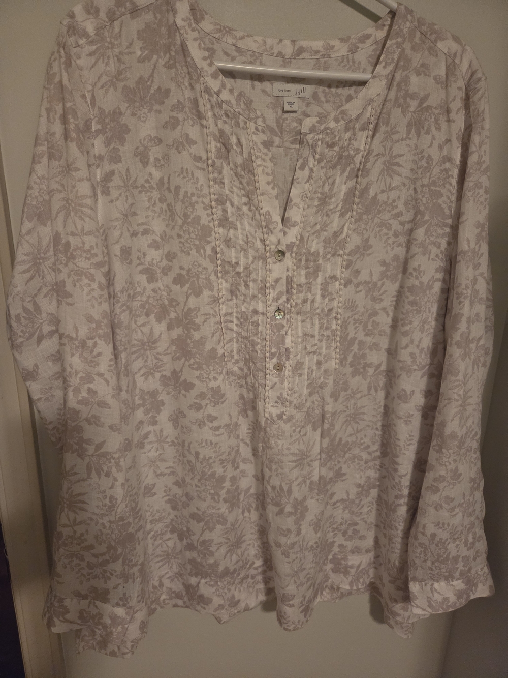 J. Jill Floral Pintuck Tunic Blouse in Light Mauve/Taupe and White